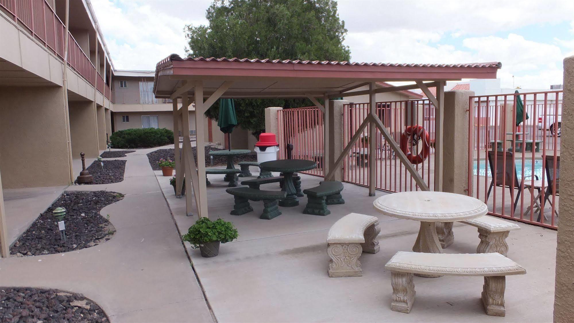 Econolodge Inn & Suites Socorro Exterior photo